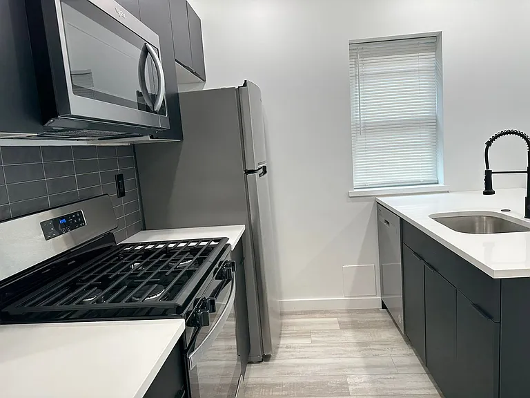 129 S 51st St #2F — Photo 15