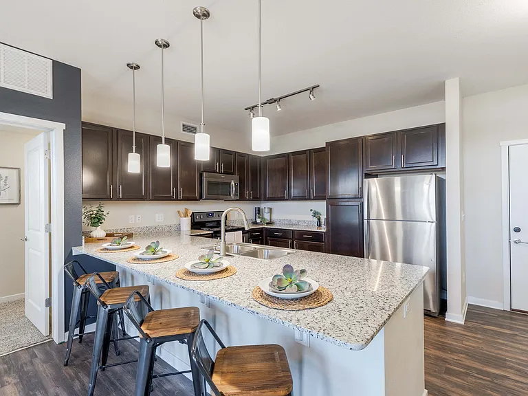 Stainless Steel Appliances & Granite Countertops