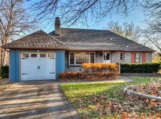 3639 N Briarcliff Rd, Kansas City, MO 64116