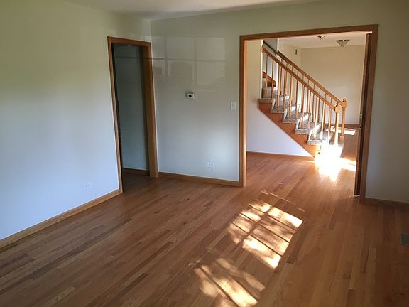 4th image of 126 Balsam Ct