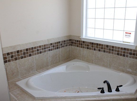 5th image of 726 Herrington Dr
