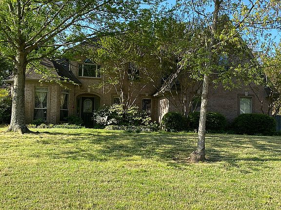2nd image of 8451 Wolf Trace Ln