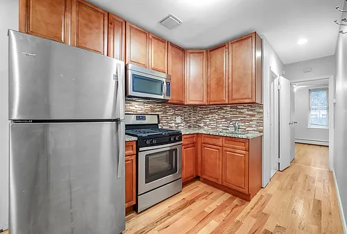 523 Adams St #1L Photo 1