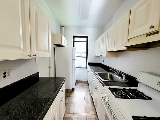 Rented by Douglas Elliman | media 7