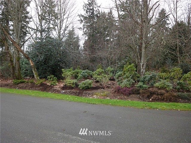 1st image of 142 xx 79th Avenue NE