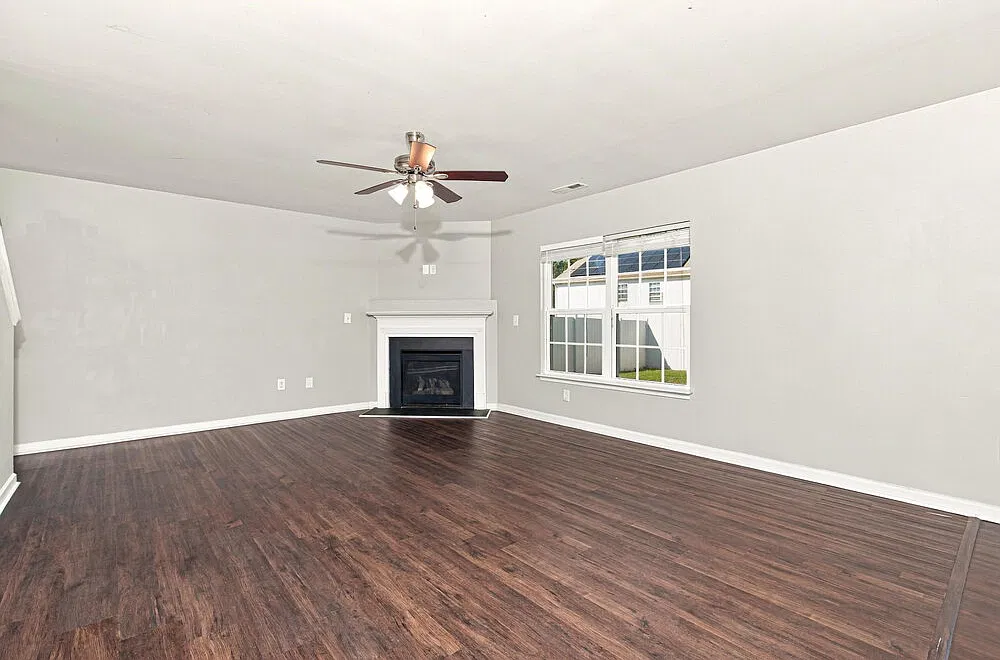 4 bed, 2.5 bath, 2229 sqft, $2,185 — Photo 4