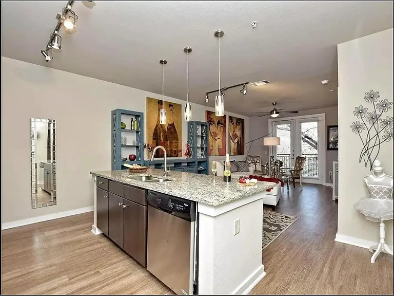 1900 Barton Springs Rd #2037 — Photo 24