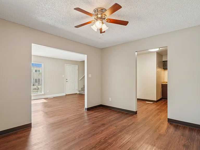 Aspen Townhomes — Photo 5
