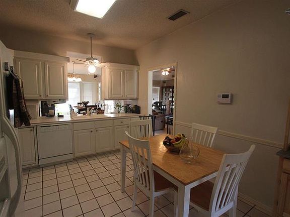 2nd image of 1109 Rosewood Dr