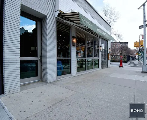 Rented by Bond New York | media 19