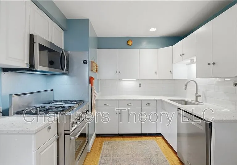 912 N Lexington St — Photo 8