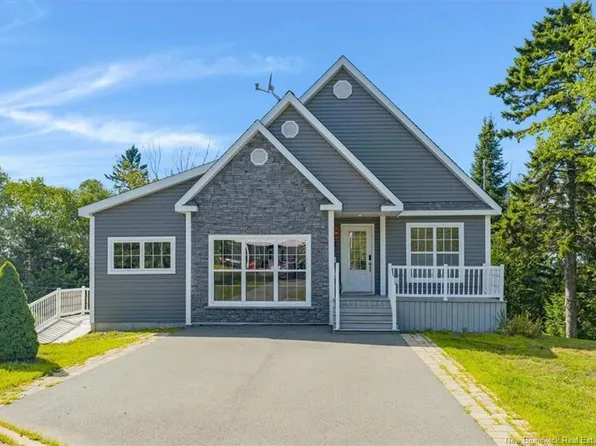 23 Maple Grove Ter, Saint John, NB E2K 2H9