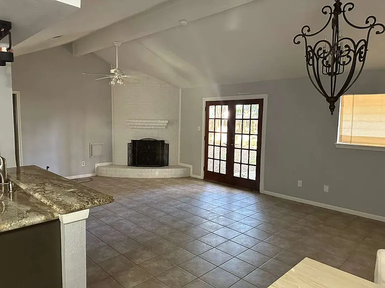 5408 Cunningham Dr — Photo 4