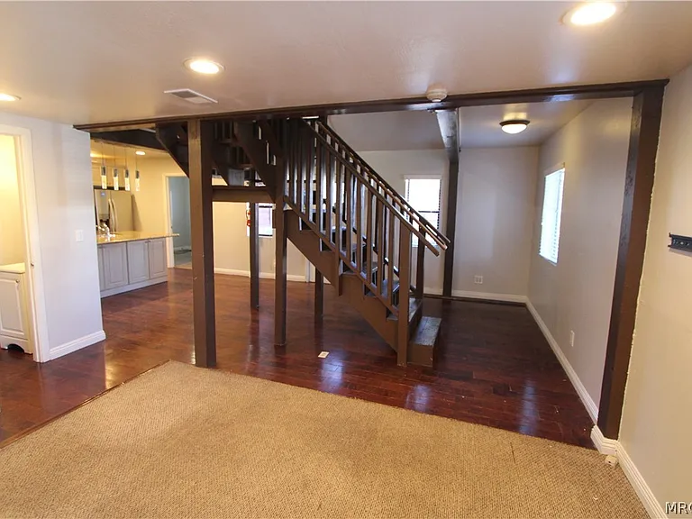 535 Badger Ln — Photo 4