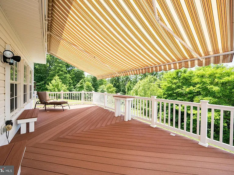 1401 Windjammer Ct — Photo 30