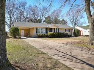 892 N Main St, Dyer, TN 38330