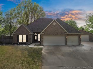 8104 S Ash Ave, Broken Arrow, OK 74011