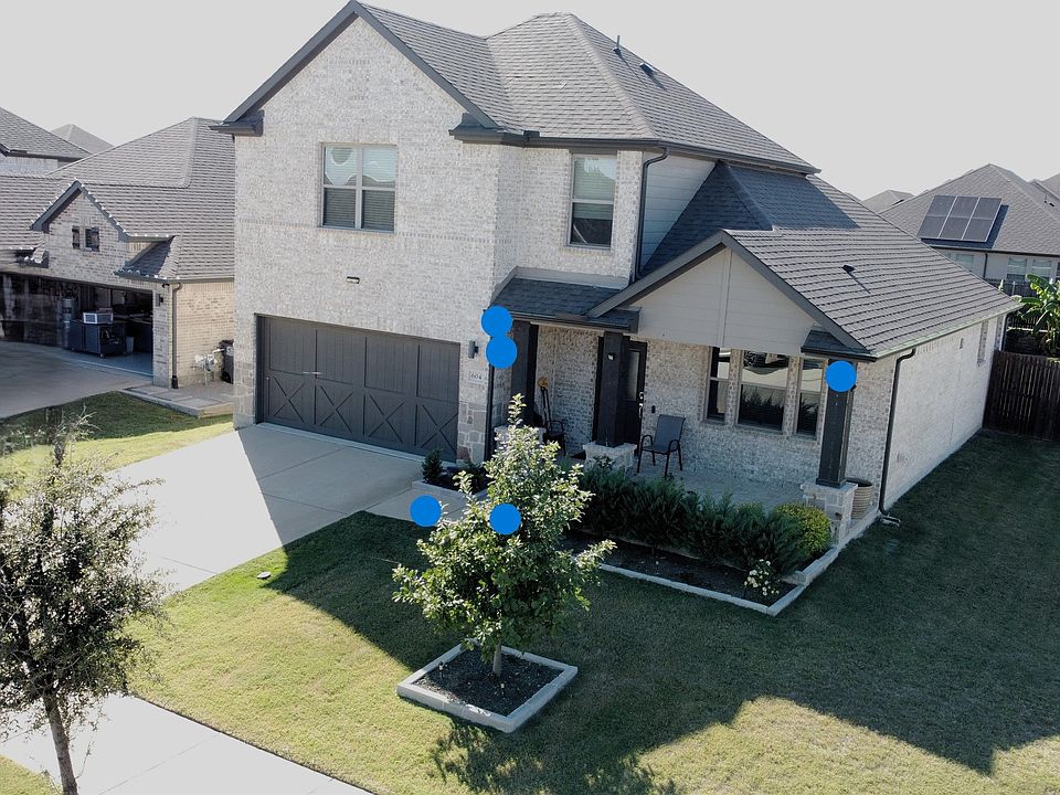 1st image of 604 Shade Tree Way