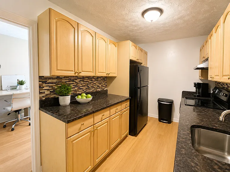 10 Shepherd Ave #2 — Photo 2