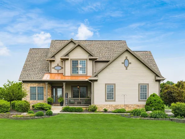 4588 Meadowgrove Dr NW, Carroll, OH 43112