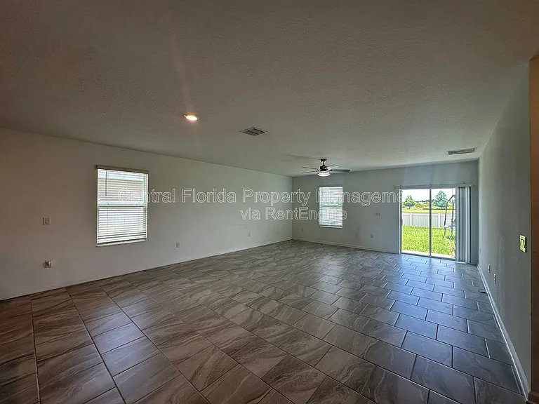 373 Pineywoods St — Photo 9