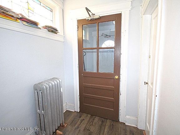 3rd image of 296 Bradley Ave