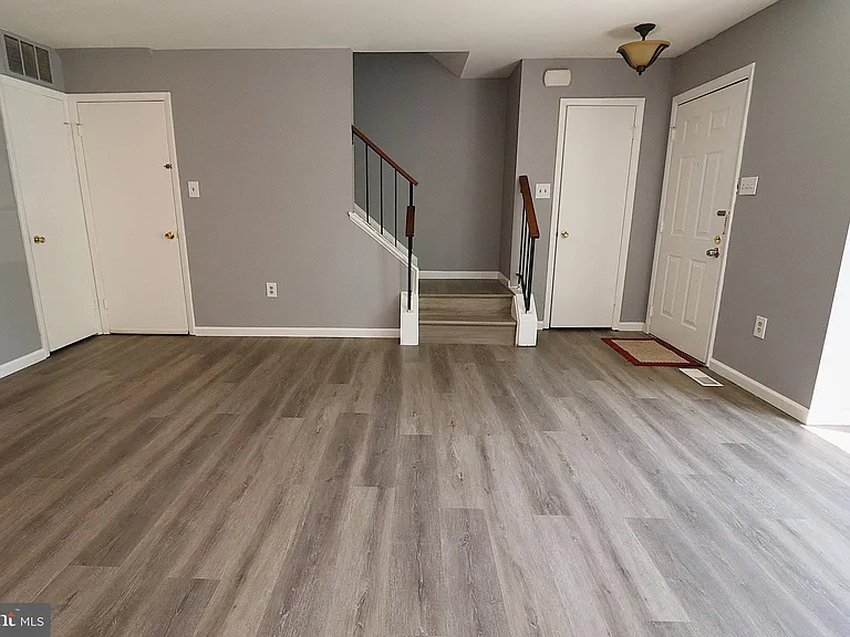 18365 Honeylocust Cir — Photo 11