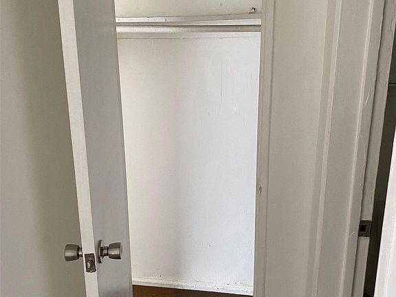 5th image of 423 E Broadway APT 1B