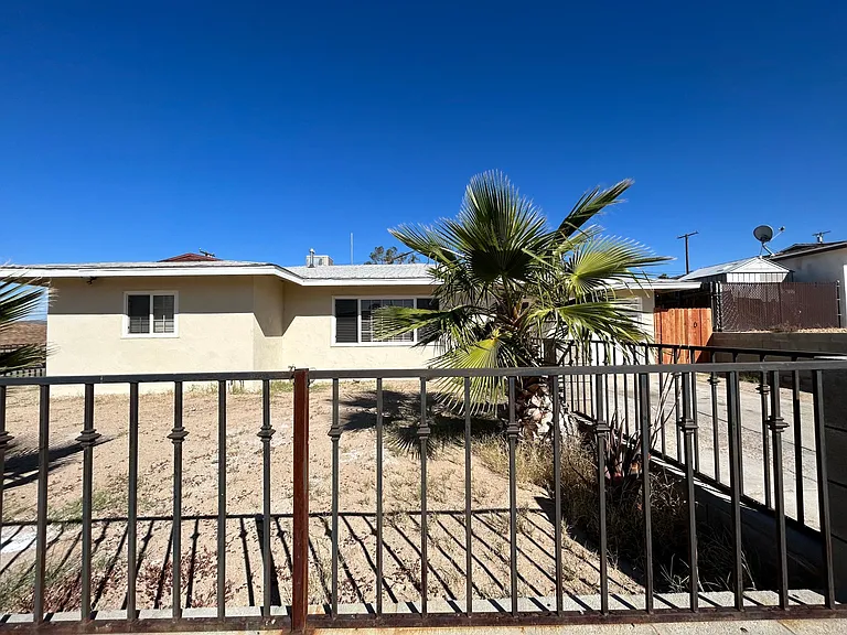 381 Frances Dr — Photo 16