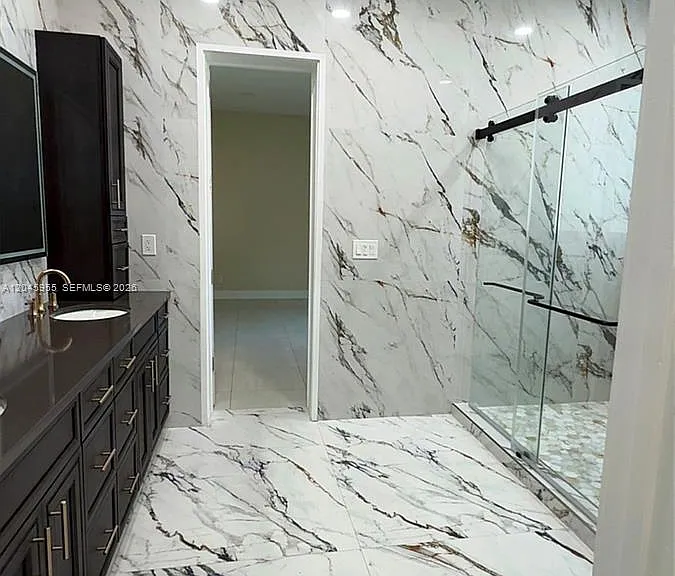 12802 Grand Oaks Dr — Photo 37