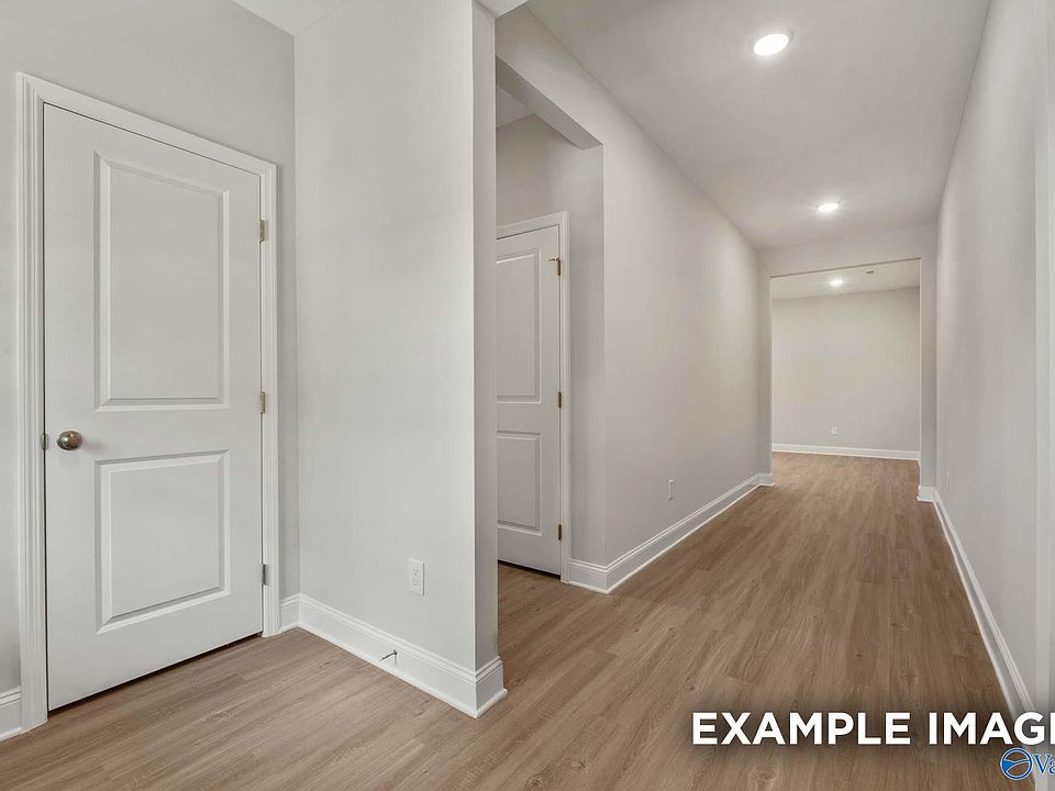 2nd image of 401 Clyde Ln