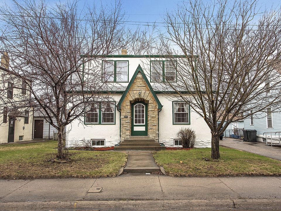 1st image of 1040 18th Ave NE
