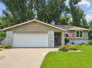 419 Green Valley Ter SE, Cedar Rapids, IA 52403