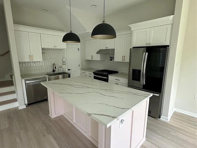 2032 W Tidwell Rd — Photo 31