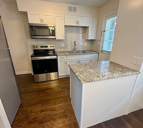 2nd image of 1479 W Lane Ave