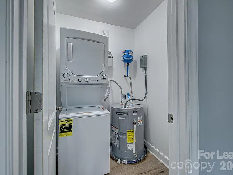 1048 Avondale Rd — Photo 6