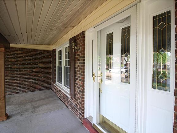 4th image of 2324 Zippel Ave