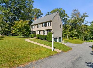 26 Woodberry Ln, North Andover, MA 01845