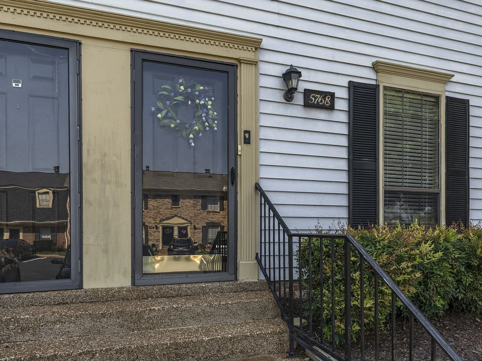 2 bed, 1.5 bath, 1116 sqft, $1,750 — Photo 2