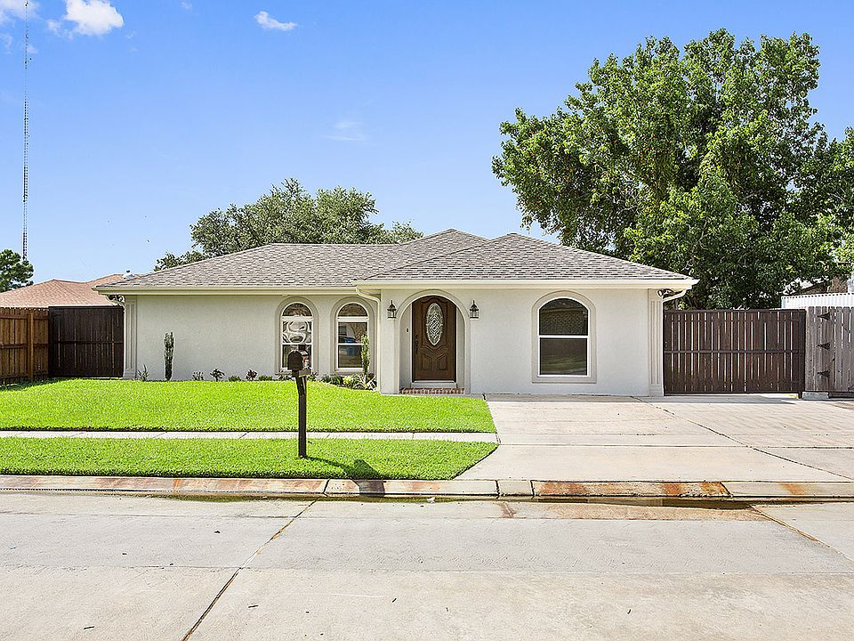 1st image of 3704 Decomine Dr
