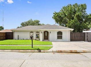 3704 Decomine Dr, Chalmette, LA 70043
