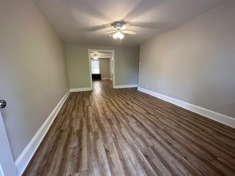 390 Easton Rd #5 — Photo 6
