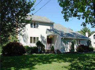 25 Lakeshore Dr, Hammonton, NJ 08037