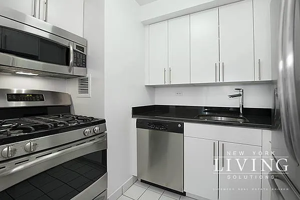 Rented by NY Living Solutions | media 21