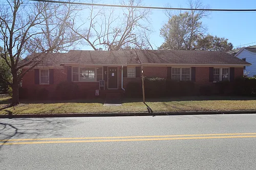 206 E Grady St Photo 1