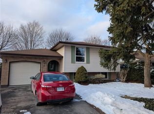 33 Appleford Rd, Hamilton, ON L9C6B5