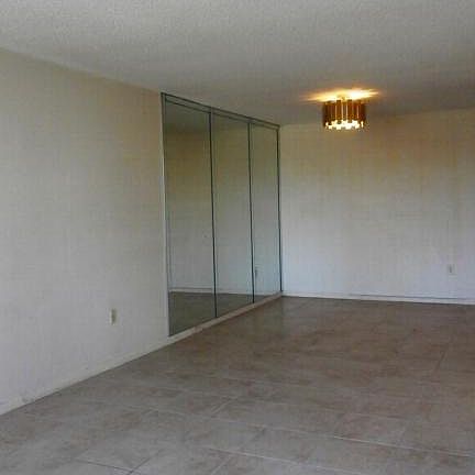 4th image of 17890 W Dixie Hwy APT 221