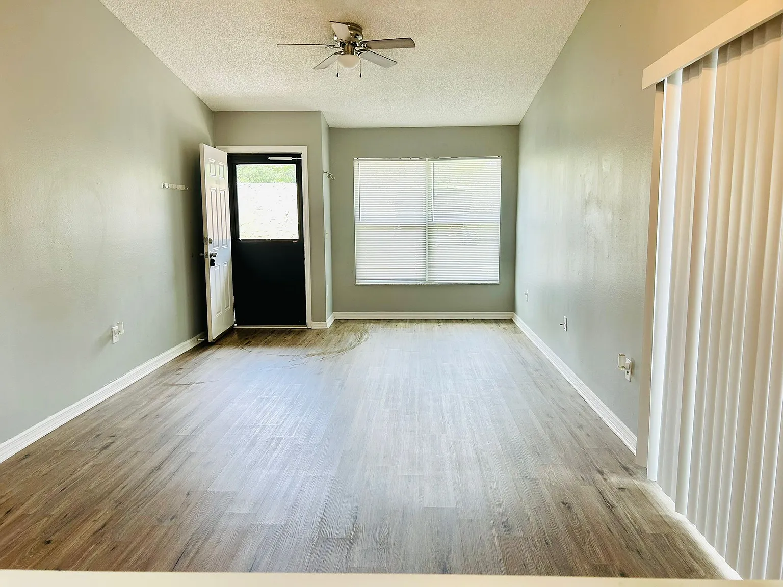 15761 SW 33rd Avenue Rd — Photo 4