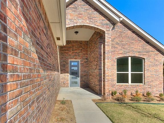 4th image of 11516 Fairways Ave