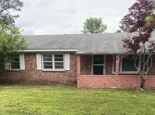 2104 Parkside Dr, Jonesboro, AR 72401